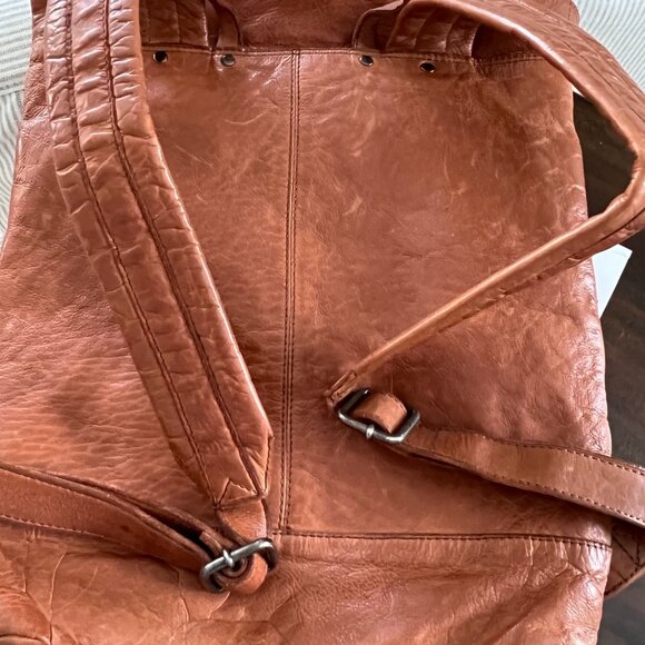 Vilenca Holland Large Leather Backpack - Picture 10 of 10